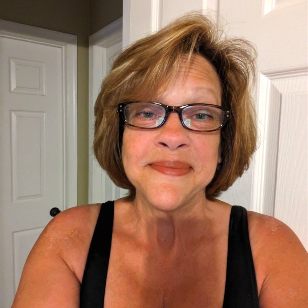 Meet your Posher, Lisa